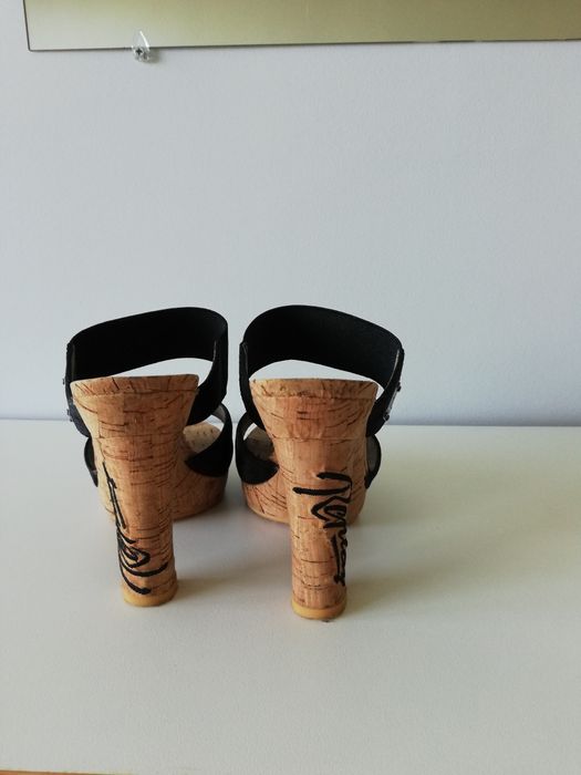 Продавам три чифта дамски сандали