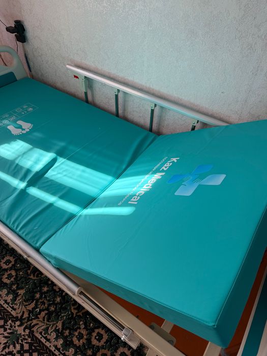 Медицинская кровать