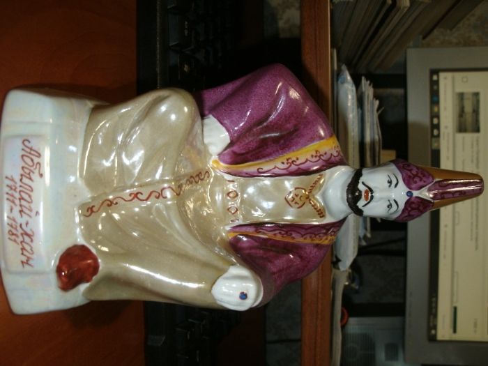 Фарфоровая статуэтка Абылай-хан