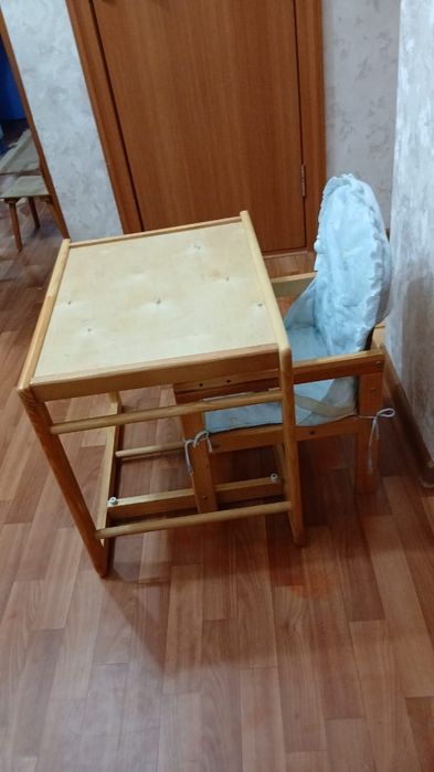 Детский стол. Раскладной.