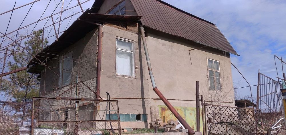 Продается дача.Красногорске.18 соток.два этажа.баня.басейн.