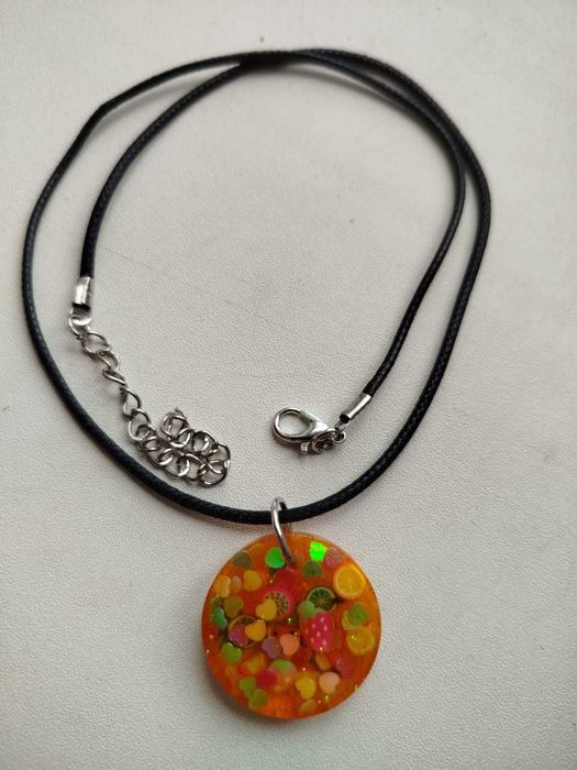 Кулоны и брелок из эпоксидной смолы