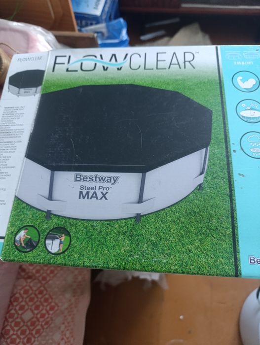 Новый бассейн в коробке