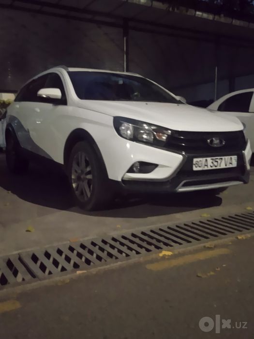 Тезда сотилади Lada sw cross