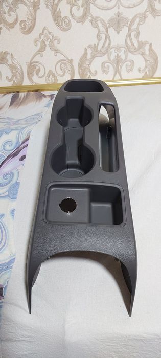 НОВЫЙ заводской Подстаканник и мелочей для авто COBALT. Цена договорн