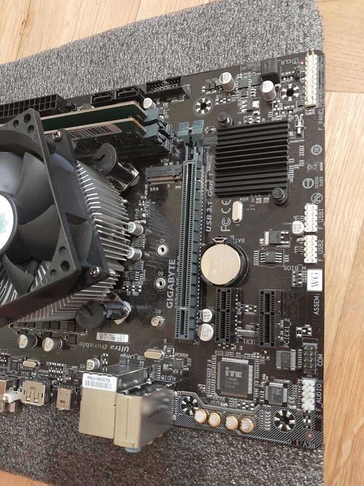 Intel i5 8400 + Gigabyte H310M D2P + 16GB Samsung 2133