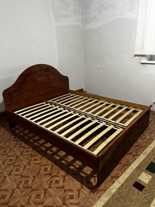 Продам спальный гарнитур