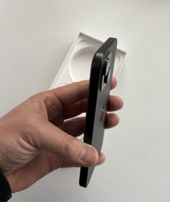 Продам iPhone 15 128Gb