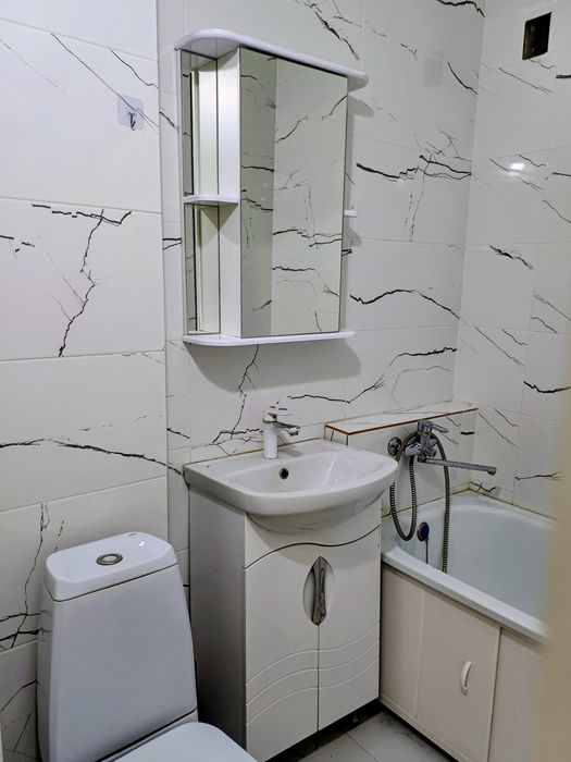 Шкаф, зеркало, раковина для ванной комплект