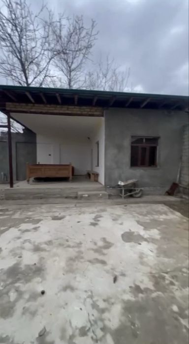 Nazarbekda (Zangiota tumani) 4.5 sotix yer va uy sotiladi