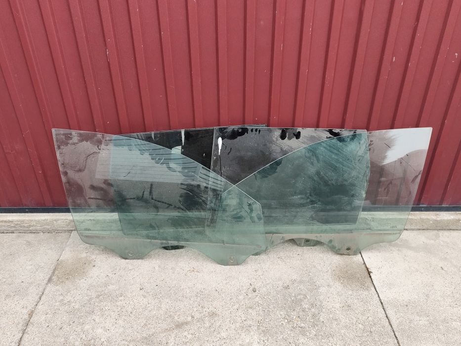 Стекла на Туарег