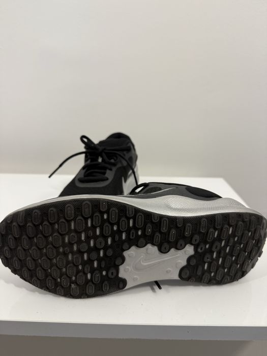 Маратонки Nike 36 номер
