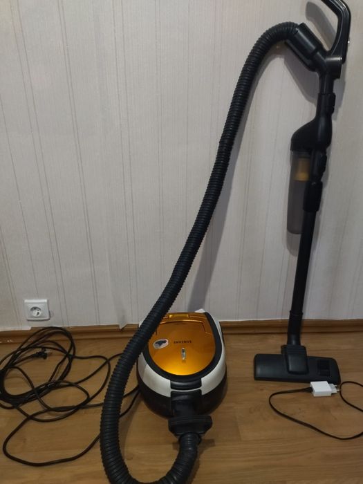 Пылесос в рабочем сост