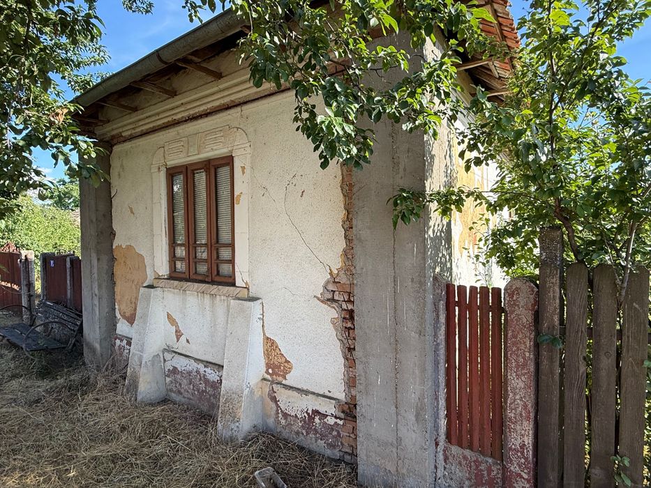 Vând casă în Comuna Giubega