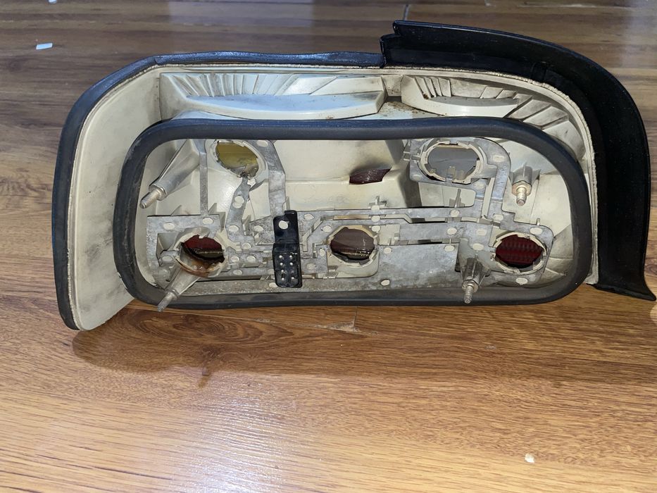 Бмв е36 купе задние фонари