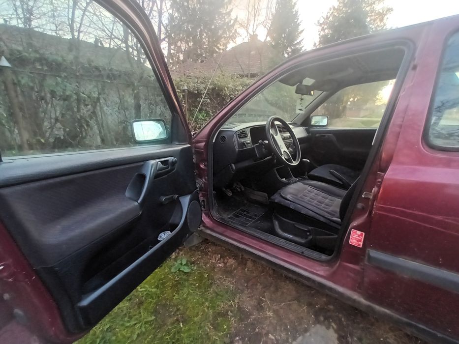 Vând WV GOLF 3  1,6 benzină