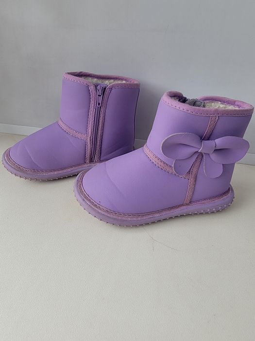 Продам детские угги (24 размер)
