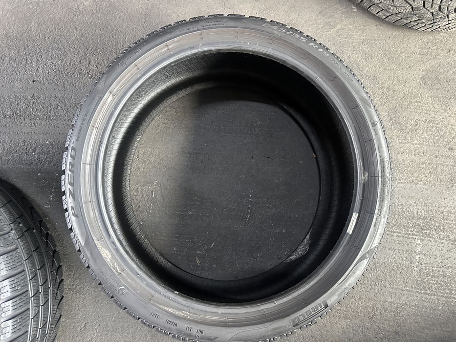 245 35 R19 Pirelli