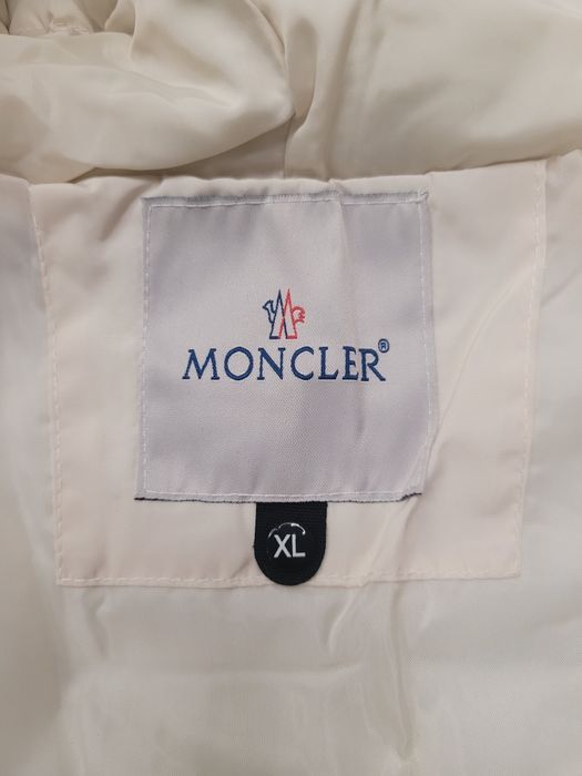 Куртка Moncler белая