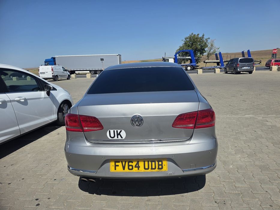 Dezmembrez Passat b7 2.0 tdi