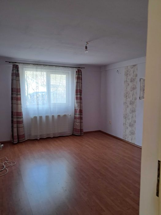 Vând casa  individuală cu curte zona centrala Suceava