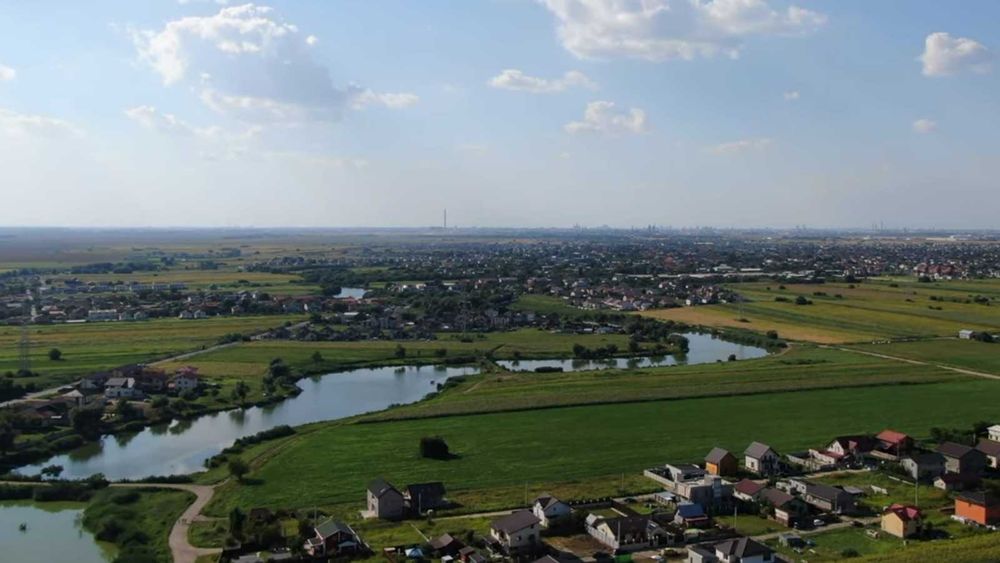 Loturi de teren in rate