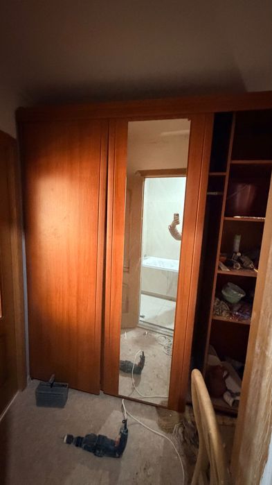 Продам шкаф трехстворчатый