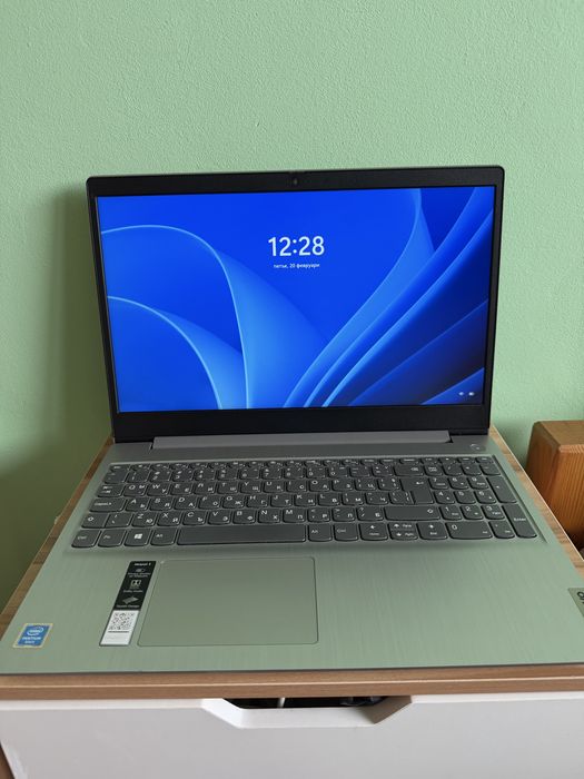 Лаптоп Lenovo IdeaPad 3 15IML05