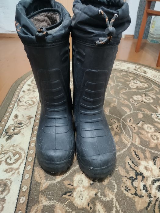 Срочно продам зимнюю обувь