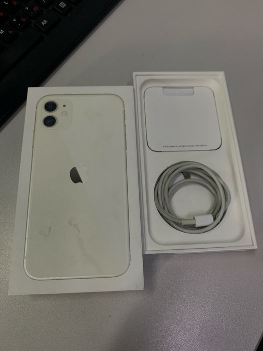 Продается белый Iphone 11/64