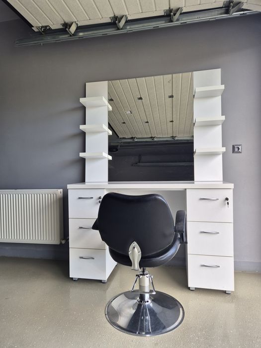 Mobilier de frizerie/coafura cu oglinda