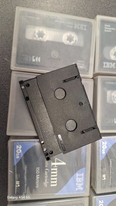 Caseta cu banda magnetca de date IBM de 4mm(Pentru cunnoscatori)