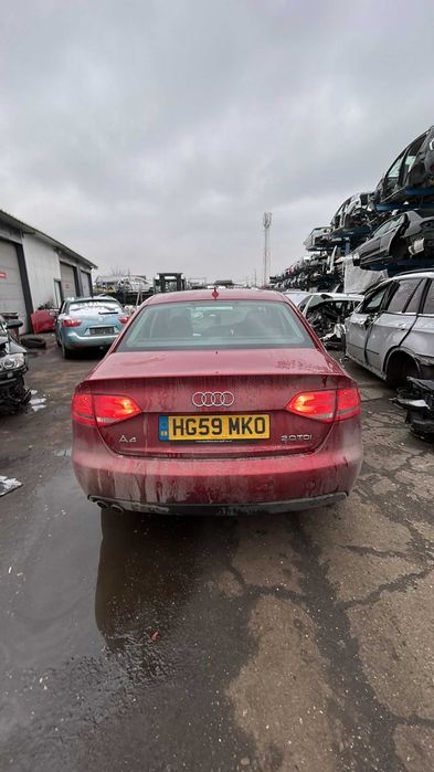 Dezmembrez Audi A4 B8 an 2009 2.0 tdi cod motor caga