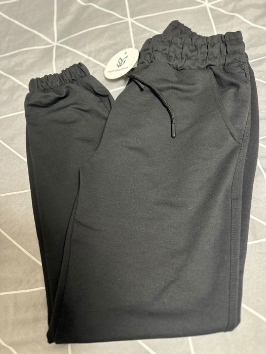 Дамско долнище S размер