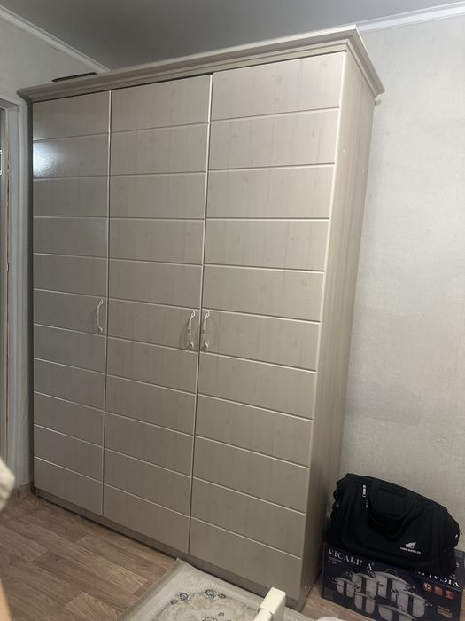 Продам спальный гарнитур