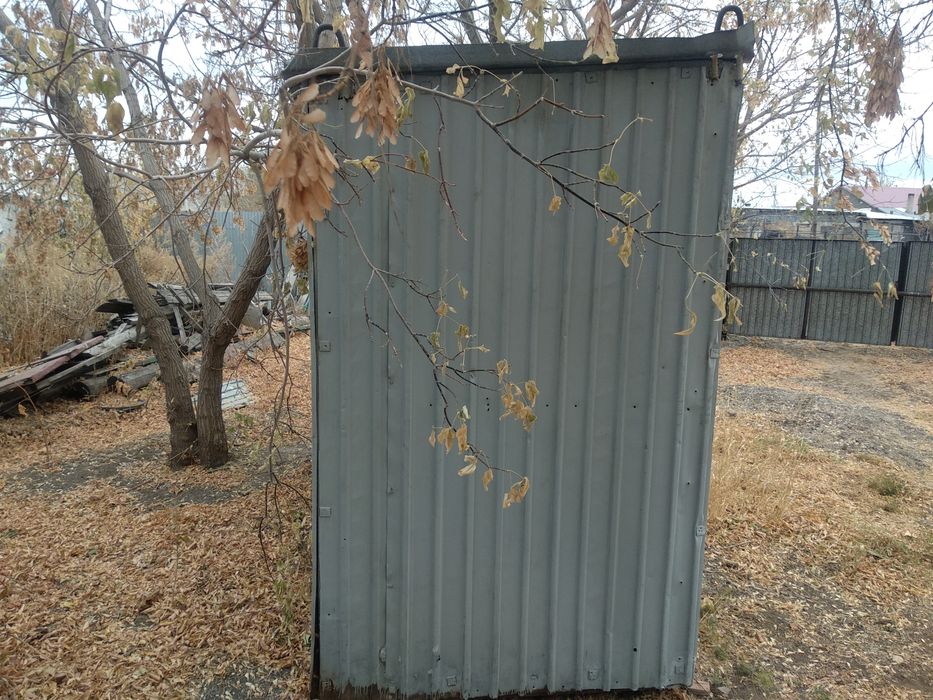 Продаю туалет двух местный