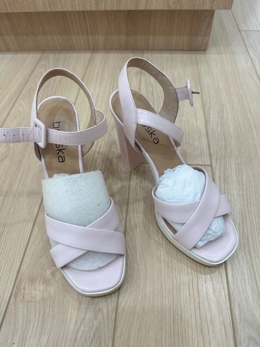 Босоножки женские