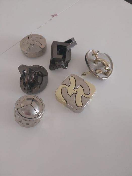 6 броя 3D пъзели