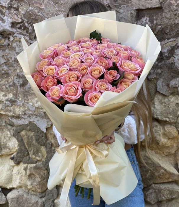 Доставка цветов,букет цветов,розы,пионы,тюльпаны