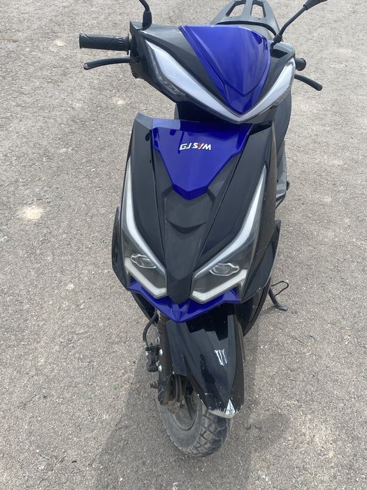 Продам скутер Venom