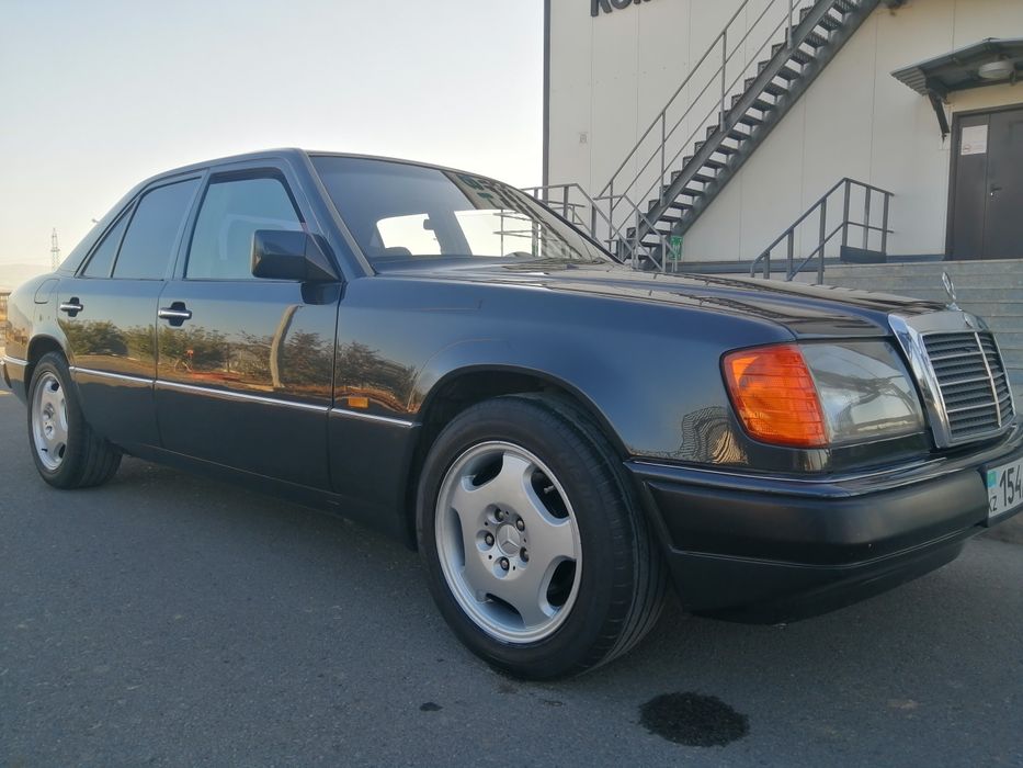 Мерседес 124 е 200