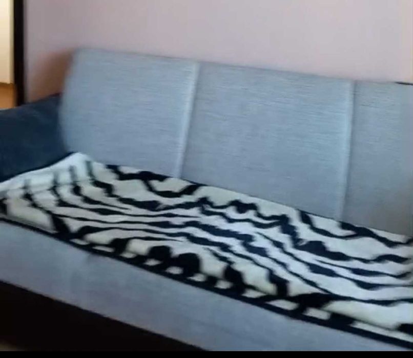 Două canapele folosite