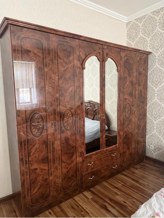 Продам спальный  гарнитур  в отличном