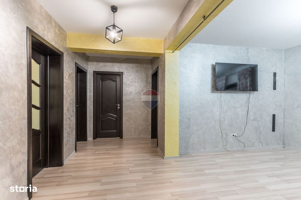Apartament cu 3 camere, grădină proprie+loc de parcare- Str. Luminii