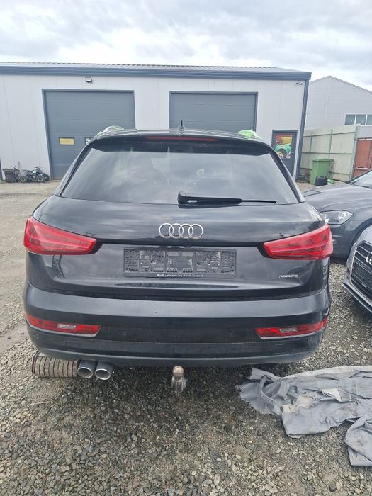 Dezmembrez Audi Q3 2.0 tdi DFT 150 cp culoare negru LY9T