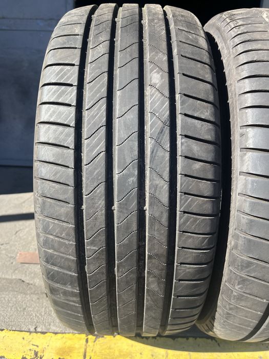 2 бр. летни гуми 225/45/17 Bridgestone DOT 0723 5,5 mm