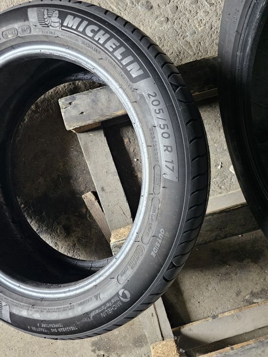 2 anvelope vara 205 50 17 Michelin 6.2mm