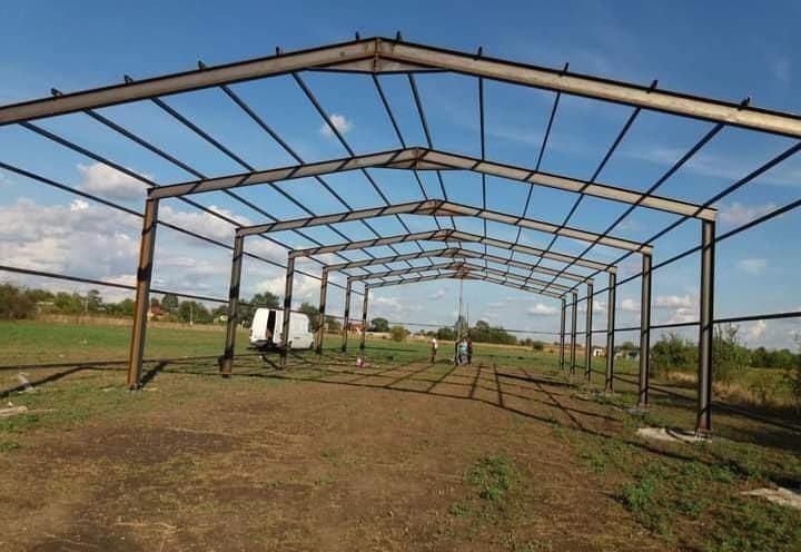 Vând hală metalică 12x25