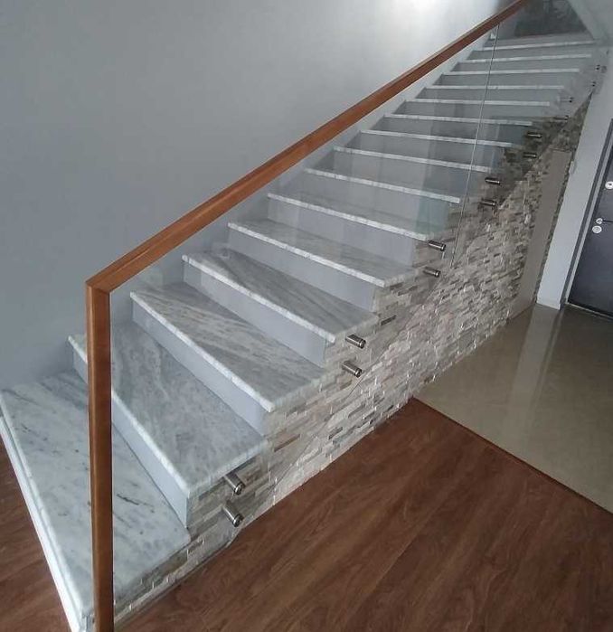 Balustrade interioare si exterioare