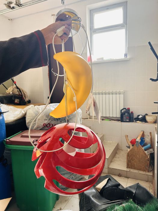 Продам люстру в детскую